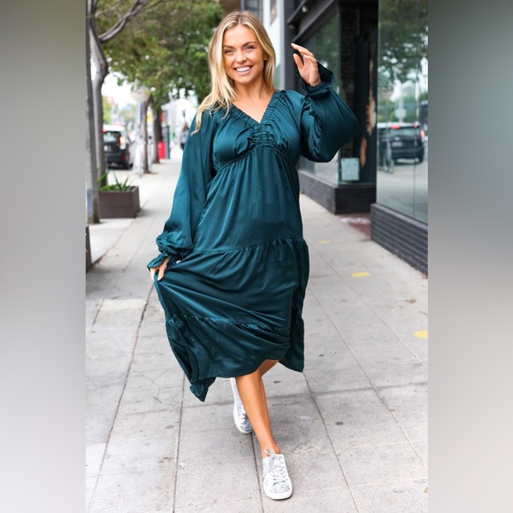 Elegant Hunter Green Elastic V Neck Tiered Satin Maxi Dress - Picture 6 of 13